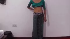 Desi Girl condivide il marito con un insegnante indiano in un incontro amatoriale