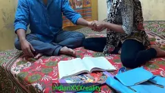 Jouer Rendez-vous torride de Desi Bhabhi Kavita avec son Masterji : voix claire en hindi, baise de chatte serrée