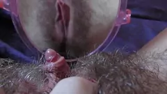 Afspelen Super Bush harig poesje close-up POV-orgasme met spiegel - enorme clit-masturbatie