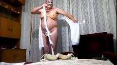 Oynat Crossdressing Gecelik Yıkım ve Dağınık Cum Oyunu