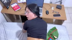 Play C curvaceous Latina gamer's pussy soaked while playing a PC game
