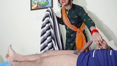Jouer La cameriera indiana stupita scopre un cazzo sporgente sotto la coperta - Sexy Desi incontro