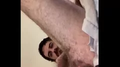Abspielen Solo -Masturbationssitzung mit heißem Bukkake -Finish