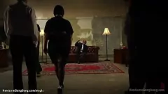 Odtwórz Cycata, pulchna agentka Rose Rhapsody dominowała w hardcorowym gangbangu z Tommym Pistolem i nie tylko