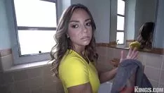 Reproducir ¡Piense en la mamá latina que consigue lo que es el clímax para ella!