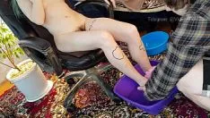 Jouer La copine de mon champion m'a demandé de lui laver les pieds