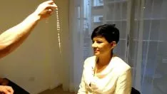 Oynat 12 esposa ninformationmana, psicologa es hipnotizada ve recojida por dos pacientes en su referorio.,12