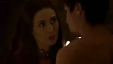 Odtwórz Carice van houten melisandre sex zobacz stawkę enthrones 2013