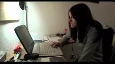 Oynat Missy onun erkek arkadaşı önce yayılmış