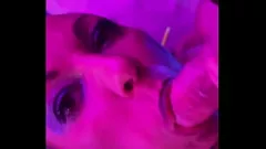 Reproduzir Suja MILF com Bubblebutt fica desleixada chupando o pau do homem